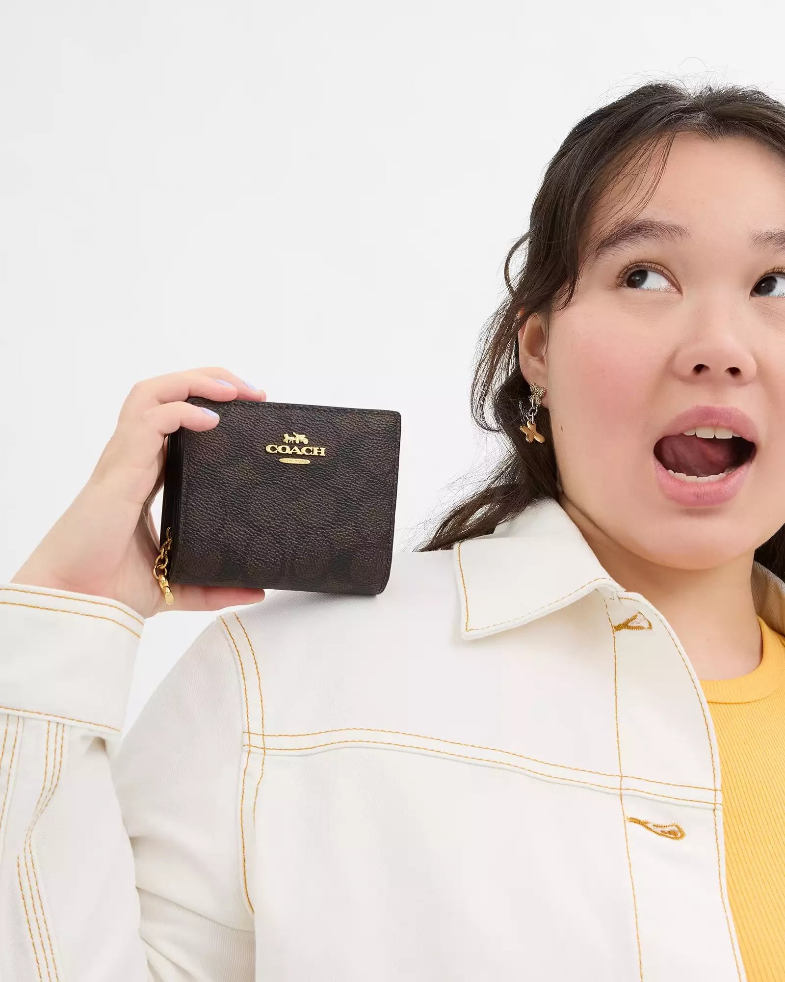 Coach Snap Wallet In Signature Canvas image 2