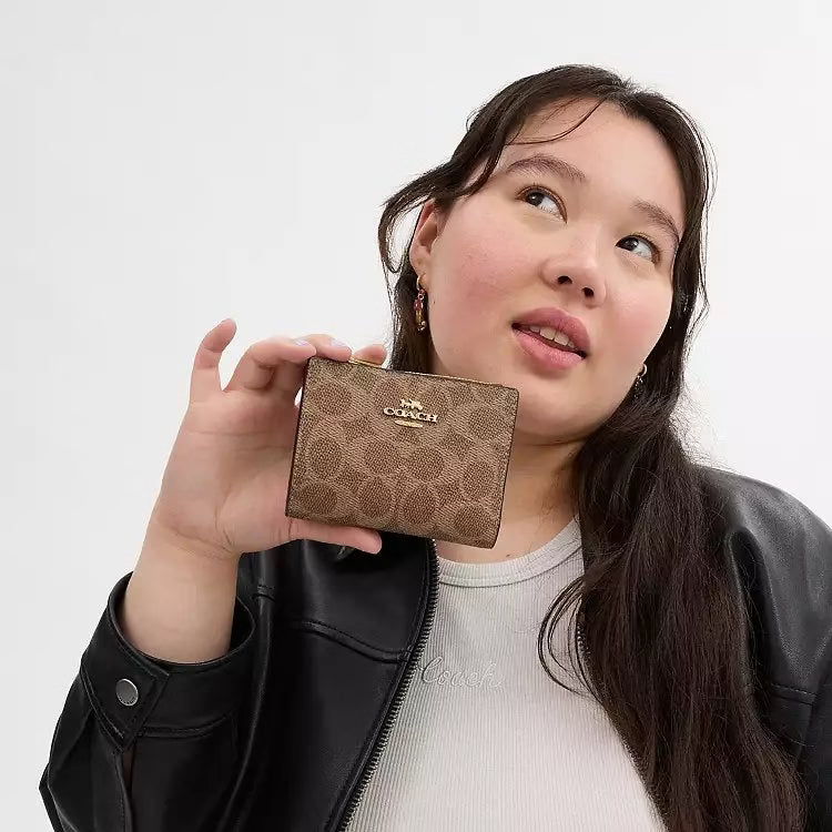 Coach Bifold Wallet In Signature Canvas image 1