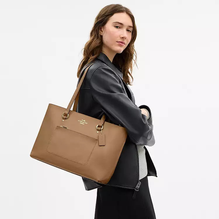 Coach Station Tote – detail view 2